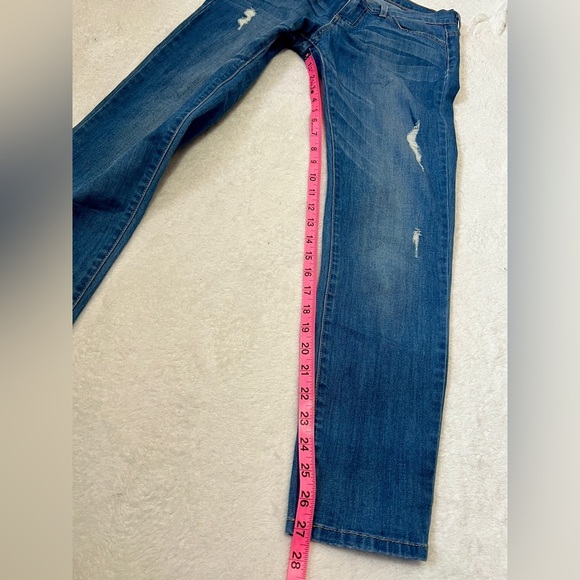 Flying Monkey Lightly Distressed Skinny Jean - Size 25 (Fits like a 29) - Picture 5 of 11
